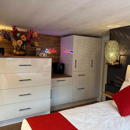 Boat No Breakfast Hotel อัมสเตอร์ดัม ภายนอก รูปภาพ
