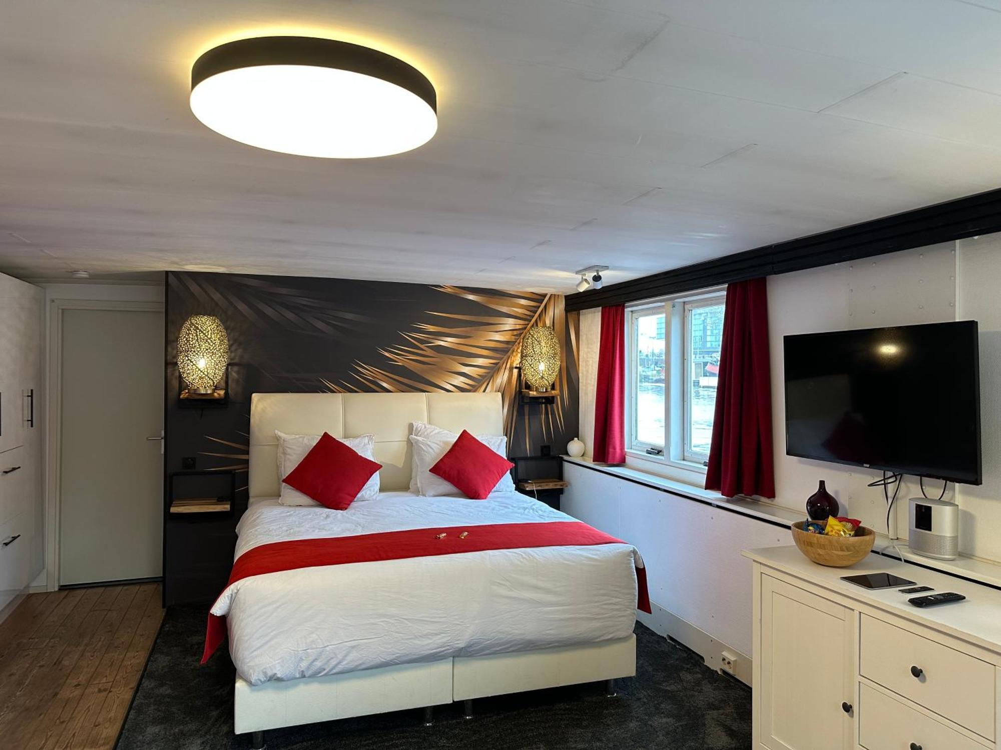 Boat No Breakfast Hotel อัมสเตอร์ดัม ภายนอก รูปภาพ